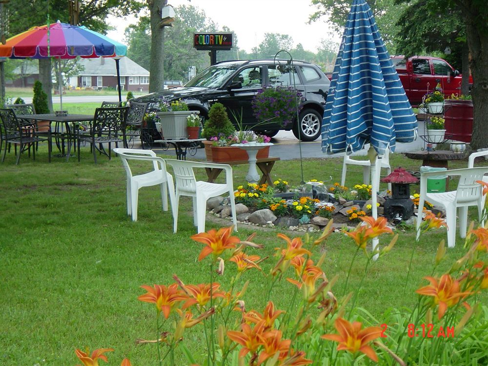 Chateau Motor Lodge Grand Island Exterior photo