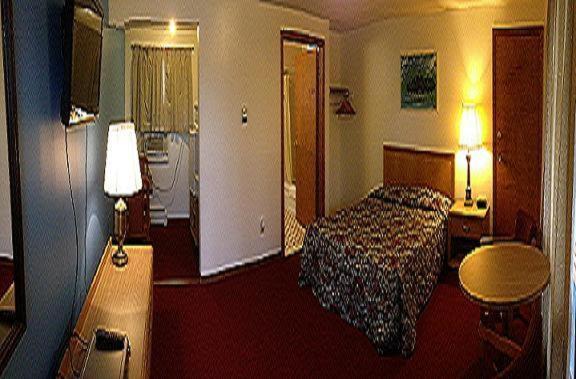Chateau Motor Lodge Grand Island Exterior photo