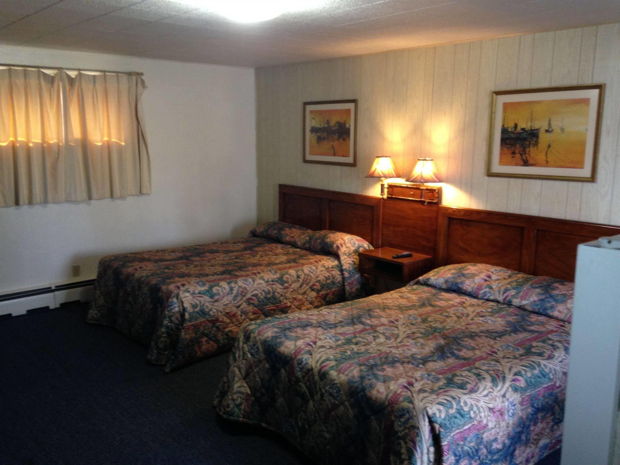 Chateau Motor Lodge Grand Island Exterior photo